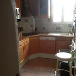 Guest House Dans Appartement Sur Paris